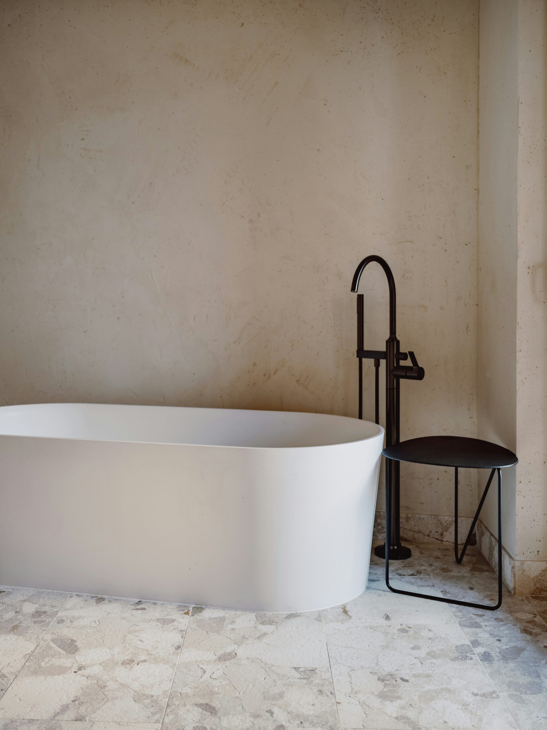 Why Your Bathtub Won’t Get Hot Water but the Sink Does