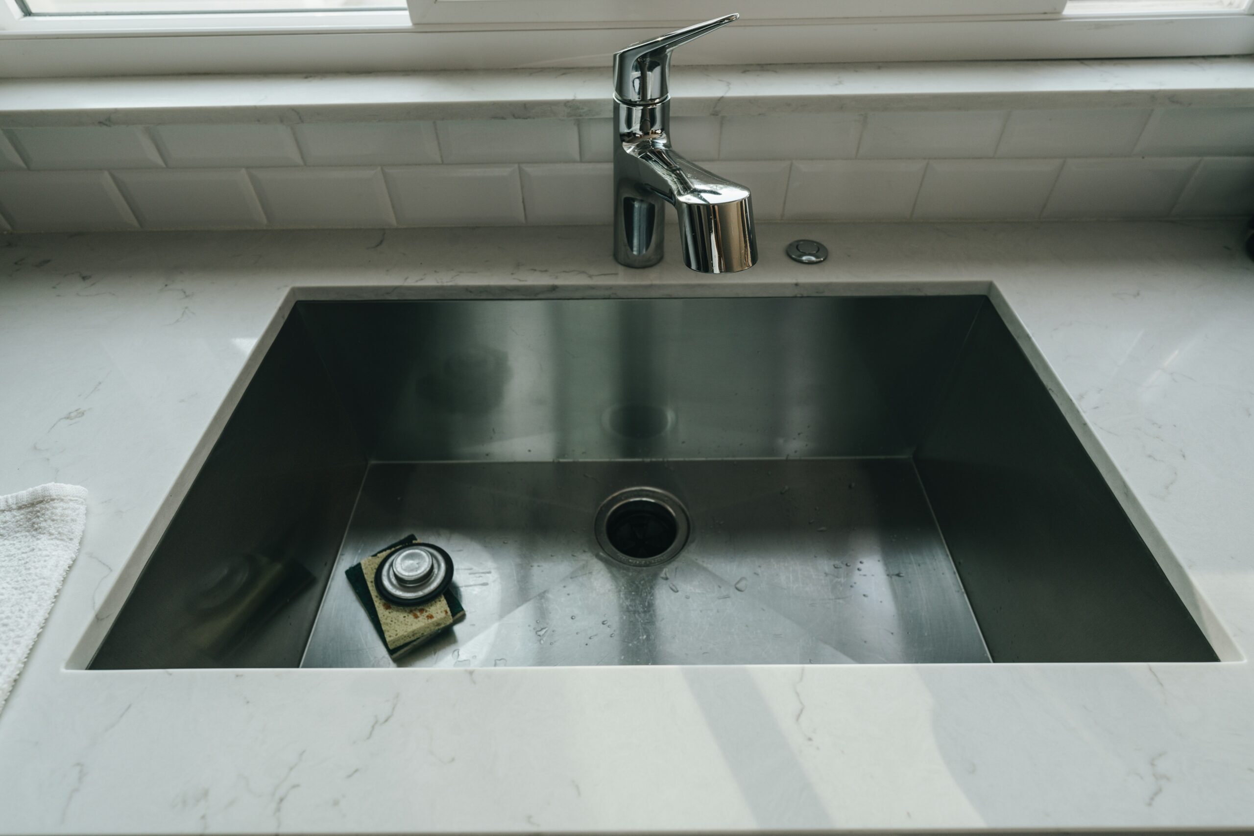 Kitchen sink problem: kitchen sink faucet drips for minutes after shutoff